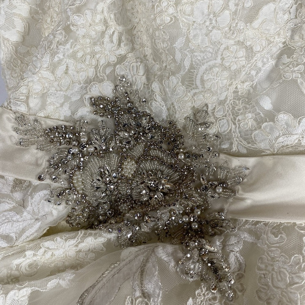 Wedding Dress Allure Romance Style 3609 - Size 14  Excellent Condition - Picture 5 of 14